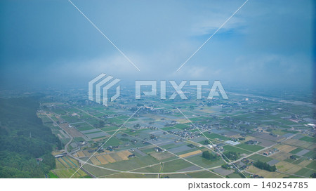 這是富山縣黑部川沖積扇的景象，隨著雨季臨近，這裡的空氣中含有大量的水蒸氣。 140254785