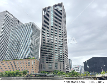 Kansai Electric Power Building (center of the photo. Nakanoshima, Kita-ku, Osaka City. Headquarters of Kansai Electric Power Company, etc.) Kansai Electric Power Building (center of the photo. Nakanoshima, Kita-ku, Osaka City. Headquarters of Kansai Electric Power Company, etc.) 140254847