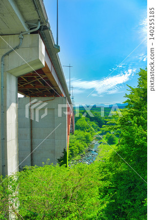 栃木縣那須郡那鬚町連接那須與那須鹽原的那須高原大橋 栃木縣那須郡那鬚町連接那須與那須鹽原的那須高原大橋 140255185