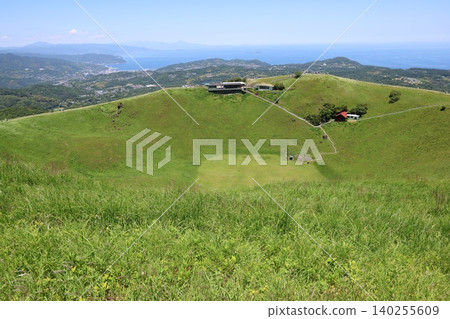 從邊緣看到的奧室山火山口 從邊緣看到的奧室山火山口 140255609