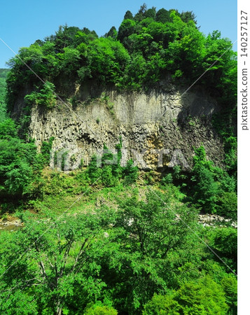 Ganryu Gorge covered in fresh greenery Ganryu Gorge covered in fresh greenery 140257127