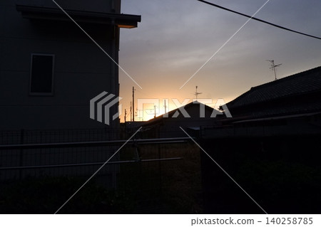 東大阪某住宅區的日落 東大阪某住宅區的日落 140258785