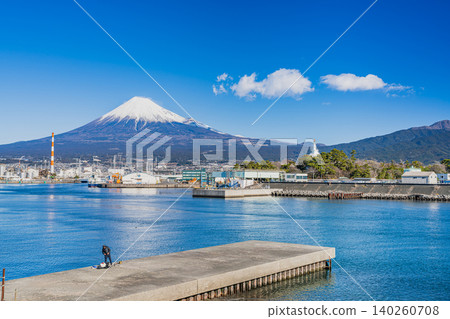 Streetscape of Fuji City and scenery of Tagonoura Port (Shizuoka Prefecture) Streetscape of Fuji City and scenery of Tagonoura Port (Shizuoka Prefecture) 140260708