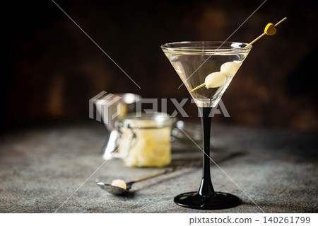 Gibson alcohol cocktail Gibson alcohol cocktail 140261799
