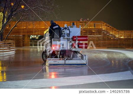 Ice rink resurfacer vehicle resurface machine outdoor Ice rink resurfacer vehicle resurface machine outdoor 140265786