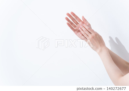 Female hand Female hand 140272677