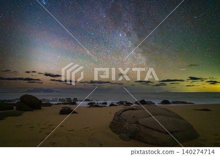 屋久島永田稻中濱的銀河星空、海龜築巢地（春季） 140274714