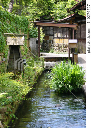The clear streams and old townscape of Gujo Hachiman, a summer scene overflowing with the charm of a city of water (Gifu Prefecture) The clear streams and old townscape of Gujo Hachiman, a summer scene overflowing with the charm of a city of water (Gifu Prefecture) 140274727