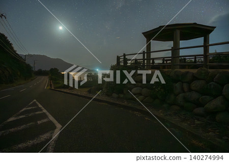 The Milky Way starry landscape of Yakushima, where gods reside (Autumn) The Milky Way starry landscape of Yakushima, where gods reside (Autumn) 140274994
