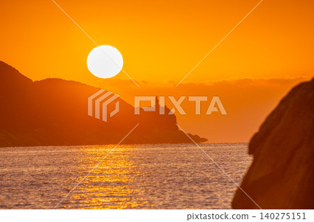 落日餘暉,傍晚景色,神靈居住的屋久島(秋季) 落日餘暉,傍晚景色,神靈居住的屋久島(秋季) 140275151