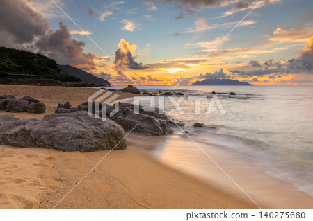 屋久島永田稻中濱的海龜築巢地,夜景(秋季) 屋久島永田稻中濱的海龜築巢地,夜景(秋季) 140275680