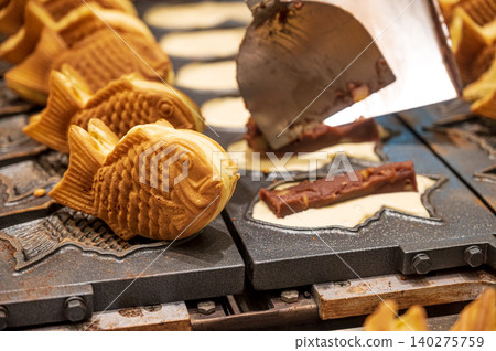 Griddle and red bean paste for making taiyaki Griddle and red bean paste for making taiyaki 140275759