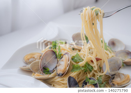 Clam and herb vongole pasta Clam and herb vongole pasta 140275790