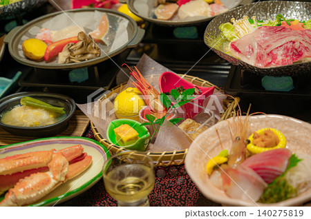 以海鮮和牛為主料的懷石料理。 以海鮮和牛為主料的懷石料理。 140275819