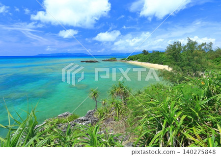 [Okinawa Prefecture] Kannon Beach as seen from Ryukyu Kannon Cape on a sunny day (Ishigaki Island) 140275848