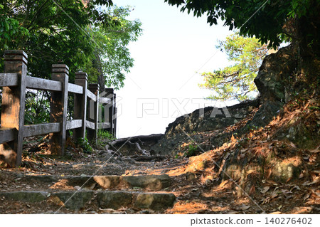 栃木縣佐野市唐澤山城遺址,天狗岩攀岩入口 栃木縣佐野市唐澤山城遺址,天狗岩攀岩入口 140276402