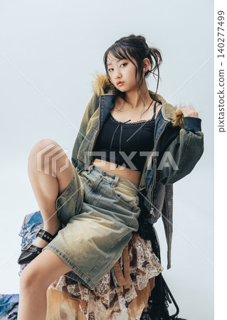 Fashion portrait of young woman Fashion portrait of young woman 140277499
