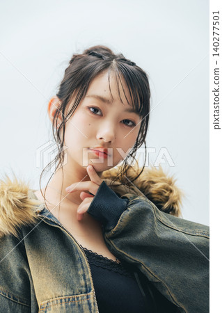 Fashion portrait of young woman Fashion portrait of young woman 140277501