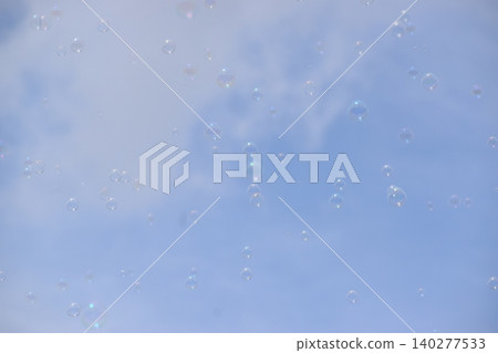Background material of soap bubbles floating in the sky 140277533