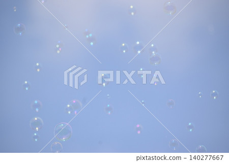 空中漂浮的肥皂泡作為背景素材 空中漂浮的肥皂泡作為背景素材 140277667