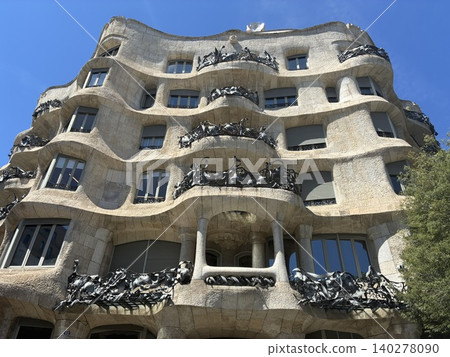 高迪建築的Casa Mila 高迪建築的Casa Mila 140278090