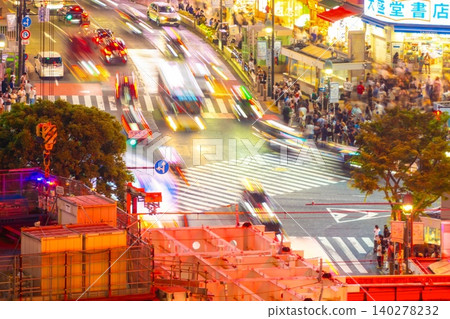 Crowded Shibuya Scramble Crossing Crowded Shibuya Scramble Crossing 140278232