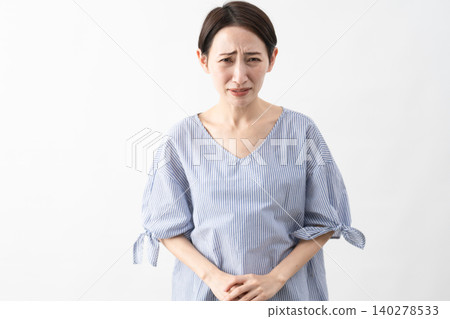 Woman in casual clothes lifestyle image Woman in casual clothes lifestyle image 140278533
