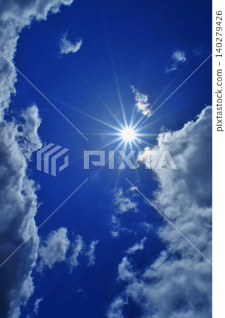 Blue sky and sun, direct sunlight, free space image Blue sky and sun, direct sunlight, free space image 140279426