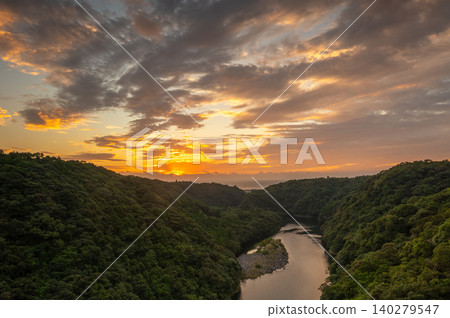 Dawn in the Awa River Valley: Yakushima, where gods reside (Autumn) Dawn in the Awa River Valley: Yakushima, where gods reside (Autumn) 140279547