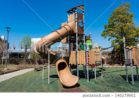 Enjoying the playground at Tama Central Park, Ochiai, Tama City, Tokyo 140279601