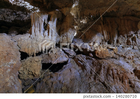[Okinawa Prefecture] Iharama Sabichi Limestone Cave (Ishigaki Island) that leads to the sea 140280710