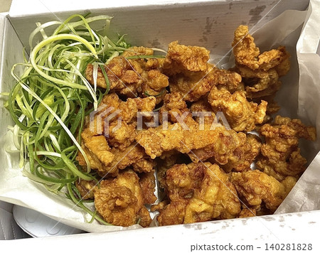 Crispy fried chicken with golden, crunchy skin and juicy, tender meat. A delicious and savory dish, perfect for any meal, served with dipping sauces or side dishes for extra flavor! 140281828