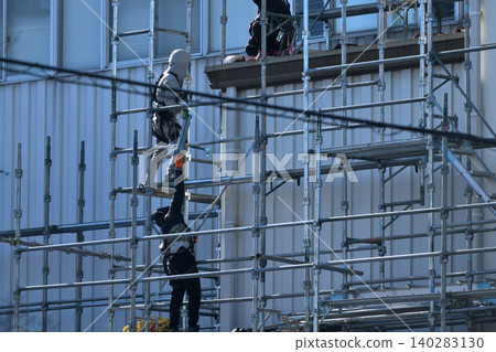 大型翻修、油漆工程、臨時鷹架搭建現場。 大型翻修、油漆工程、臨時鷹架搭建現場。 140283130