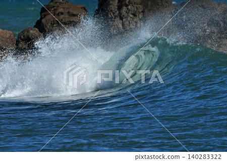 Waves, rough waves, tube, green room Waves, rough waves, tube, green room 140283322