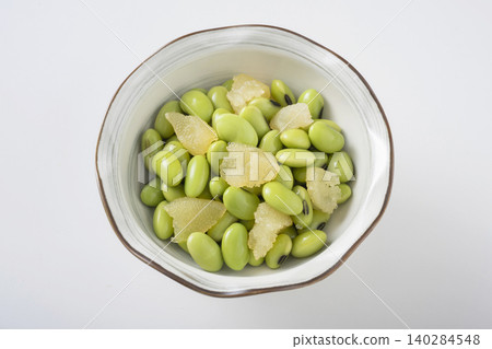 Herring roe and green beans 140284548