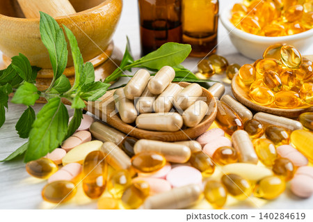 Fish oil vitamin with EPA and DHA,Alternative medicine herbal organic capsule with vitamin E omega 3. Fish oil vitamin with EPA and DHA,Alternative medicine herbal organic capsule with vitamin E omega 3. 140284619
