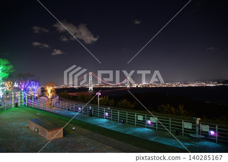 從淡路服務區看到的明石海峽大橋夜景 140285167