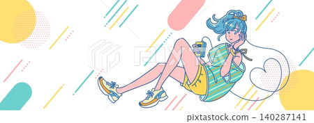 一位年輕女子正在用手提卡帶錄音機聽音樂。 一位年輕女子正在用手提卡帶錄音機聽音樂。 140287141