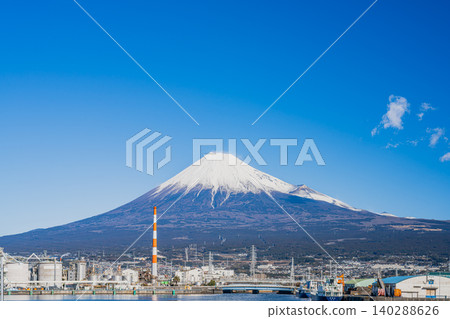 Streetscape of Fuji City and scenery of Tagonoura Port (Shizuoka Prefecture) Streetscape of Fuji City and scenery of Tagonoura Port (Shizuoka Prefecture) 140288626
