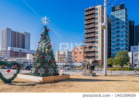 A view of the area in front of JR Numazu Station in Numazu City (Shizuoka Prefecture) A view of the area in front of JR Numazu Station in Numazu City (Shizuoka Prefecture) 140289689