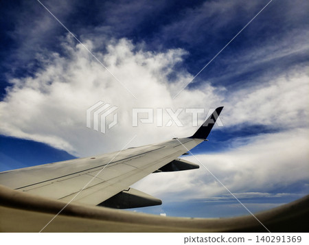 Cumulonimbus Incus Cloud Seen from an Airplane Cumulonimbus Incus Cloud Seen from an Airplane 140291369