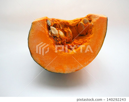 Cut pumpkin 140292243