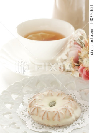俄羅斯餅乾和檸檬茶 俄羅斯餅乾和檸檬茶 140293631