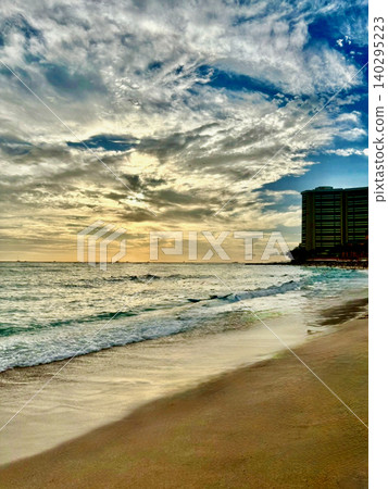 Beautiful sunset over Waikiki Beach, Hawaii Beautiful sunset over Waikiki Beach, Hawaii 140295223
