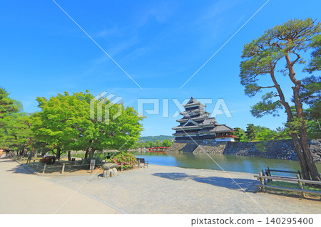 Scenery of National Treasure Matsumoto Castle, Matsumoto City, Nagano Prefecture Scenery of National Treasure Matsumoto Castle, Matsumoto City, Nagano Prefecture 140295400