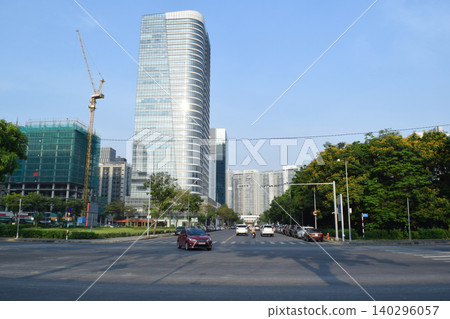 胡志明市第七郡富美興的街道,這是一個高檔住宅區 胡志明市第七郡富美興的街道,這是一個高檔住宅區 140296057
