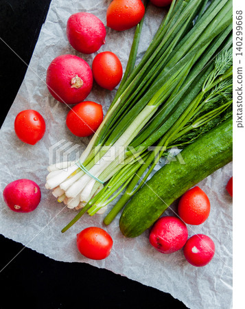 Seasonal gardening and growing fresh organic vegetables for healthy living and eating. Seasonal gardening and growing fresh organic vegetables for healthy living and eating. 140299668