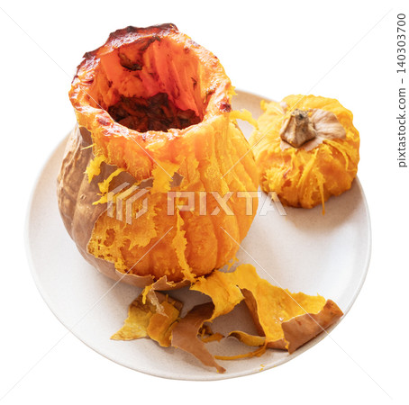peeled cooked Erzurum ghapama on plate cutout peeled cooked Erzurum ghapama on plate cutout 140303700