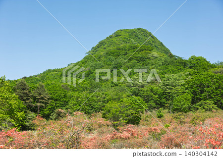 初夏時節,榛名山和相馬山也正值盛夏。 初夏時節,榛名山和相馬山也正值盛夏。 140304142