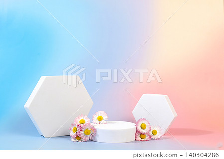 Abstract floral arrangement for a product display business .Minimal modern aesthetics and elegant beauty concept,Beautiful banner with daisies blossoms and empty varied product display stands, Abstract floral arrangement for a product display business .Minimal modern aesthetics and elegant beauty concept,Beautiful banner with daisies blossoms and empty varied product display stands, 140304286